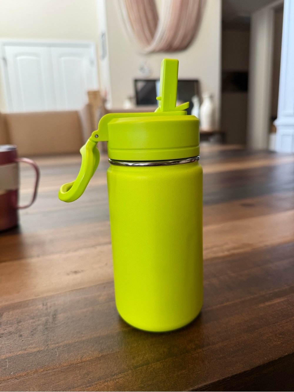 Hydrapeak Green Insulated Water Bottle with Flip Straw - Picture 2 of 4